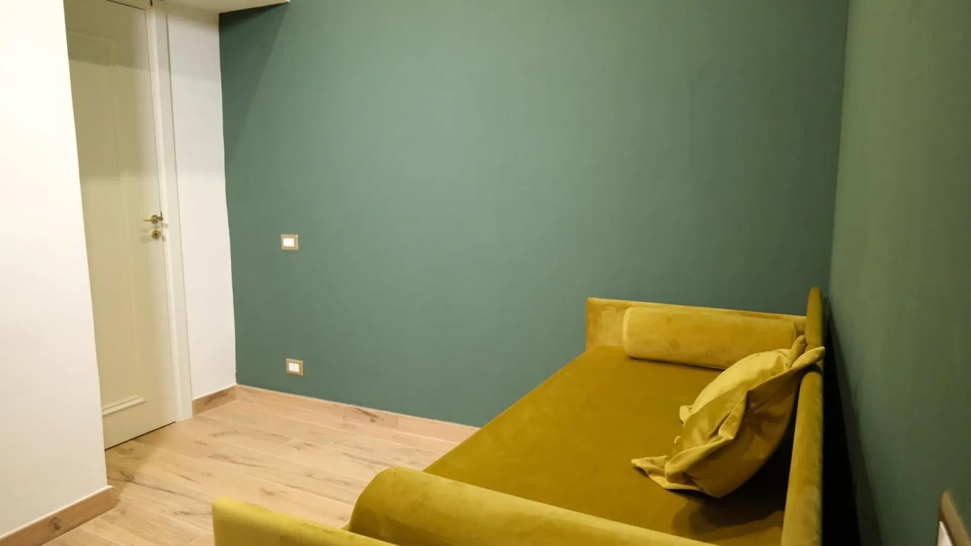 Relais Cristallini Napoli 0*,  İtalya